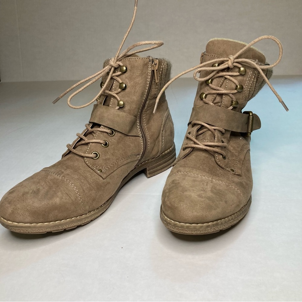 WARM TAN / LIGHT BROWN BOOTS